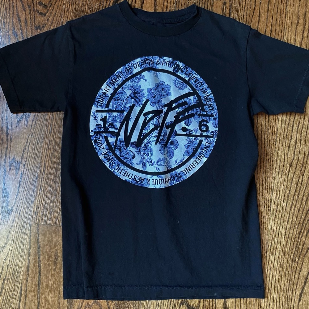 Neff Men's Short Sleeve Black T-Shirt with Blue/White Floral, Small, Like New